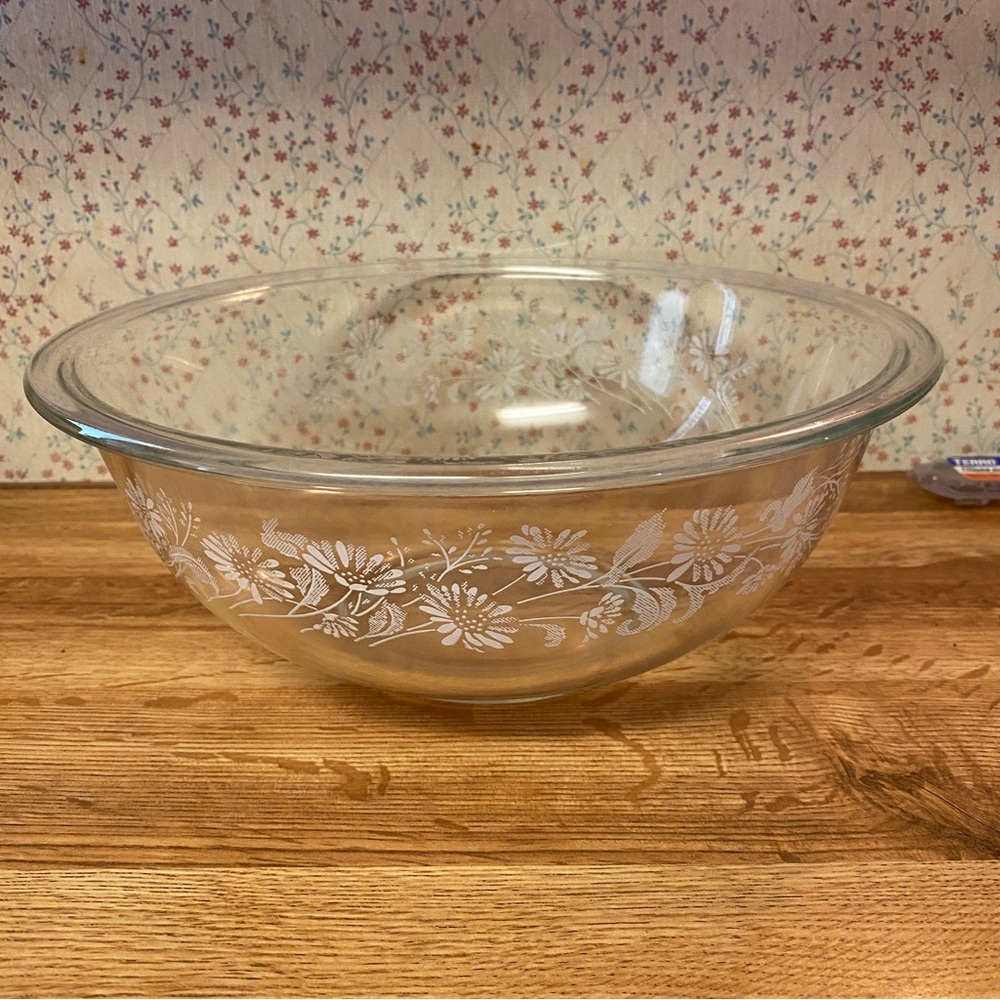Vintage Pyrex Nesting Bowl Colonial Mist